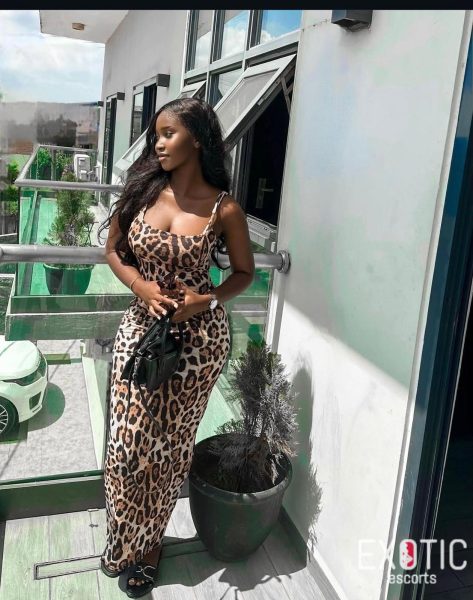Amira, escort in Lomé, Togo (photo 5)