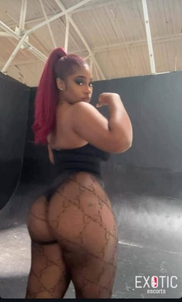 Lily Sexy, escort in Lomé, Togo (photo 3)