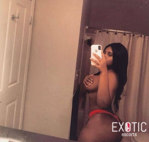 Lily Sexy, escort in Lomé, Togo (photo 2)